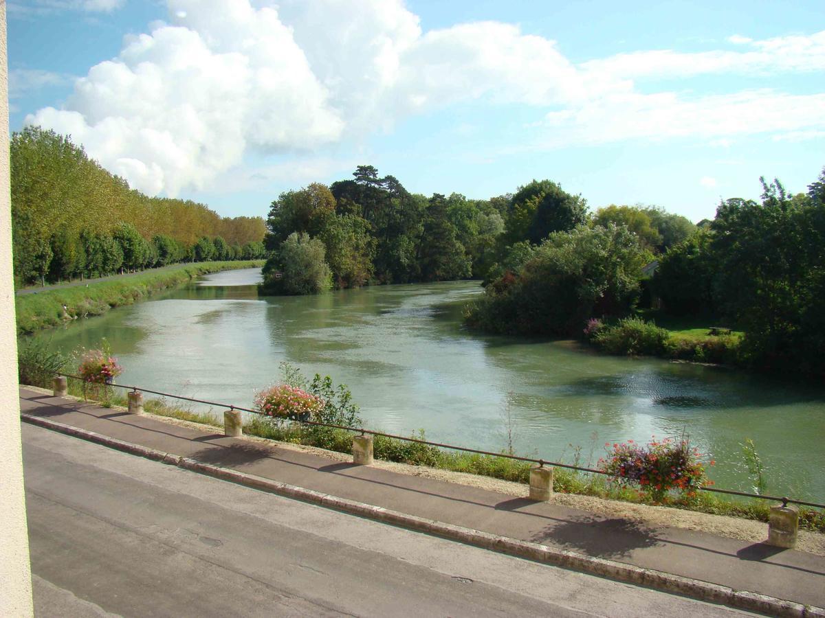 A La Belle Dame Nogent-sur-Seine Exterior foto