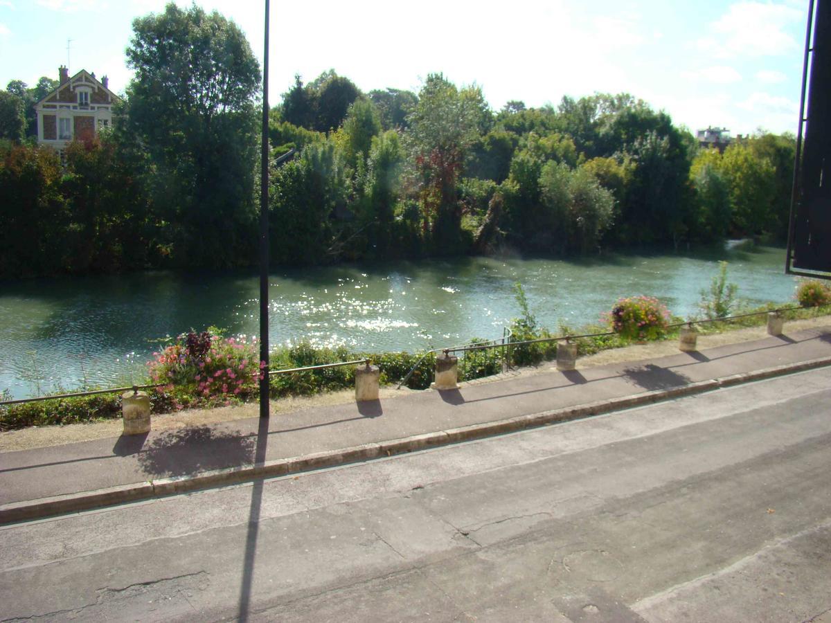 A La Belle Dame Nogent-sur-Seine Exterior foto